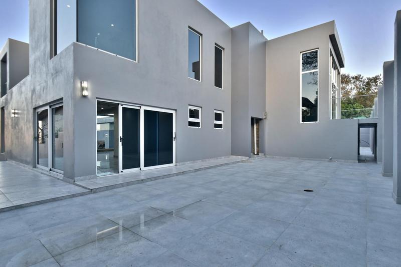 6 Bedroom Property for Sale in Featherbrooke Estate Gauteng