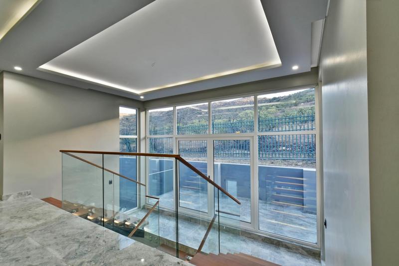 6 Bedroom Property for Sale in Featherbrooke Estate Gauteng