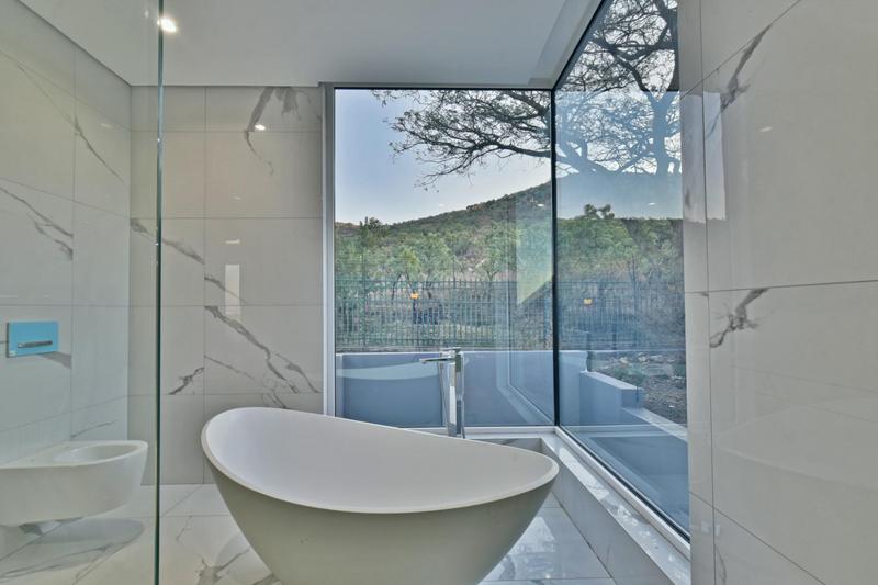 6 Bedroom Property for Sale in Featherbrooke Estate Gauteng