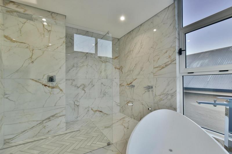 6 Bedroom Property for Sale in Featherbrooke Estate Gauteng
