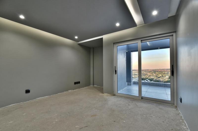 6 Bedroom Property for Sale in Featherbrooke Estate Gauteng