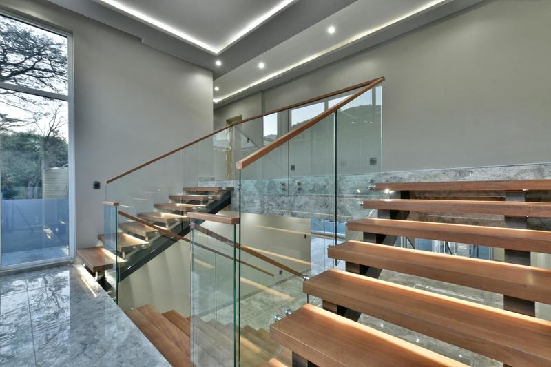 6 Bedroom Property for Sale in Featherbrooke Estate Gauteng
