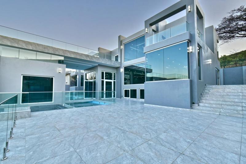 6 Bedroom Property for Sale in Featherbrooke Estate Gauteng