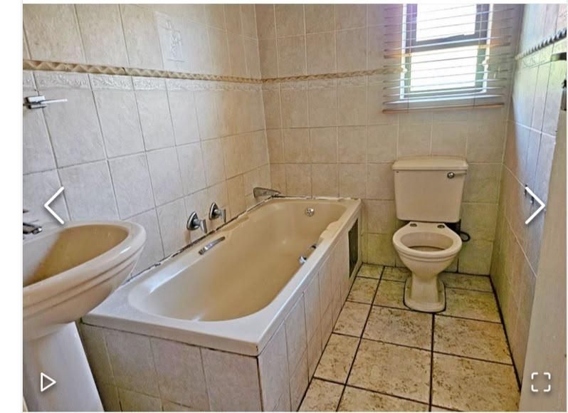 3 Bedroom Property for Sale in Rhodesfield Gauteng