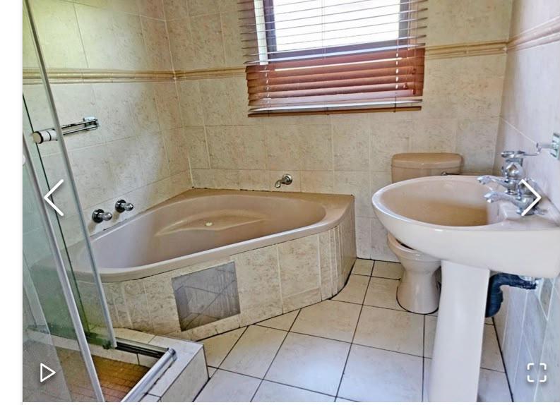 3 Bedroom Property for Sale in Rhodesfield Gauteng