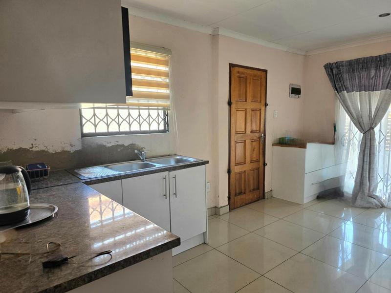 4 Bedroom Property for Sale in Dawn Park Gauteng