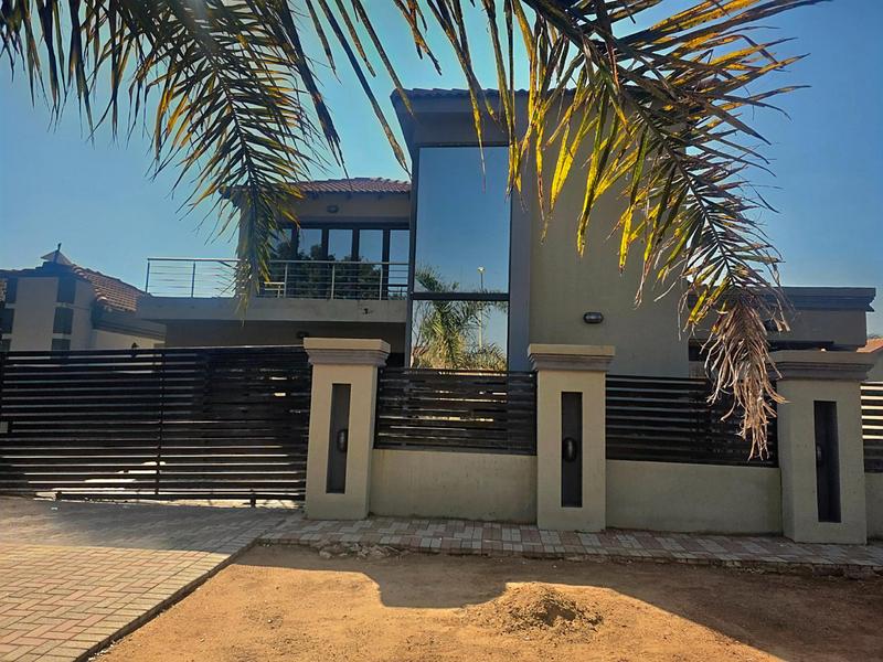 4 Bedroom Property for Sale in Dawn Park Gauteng