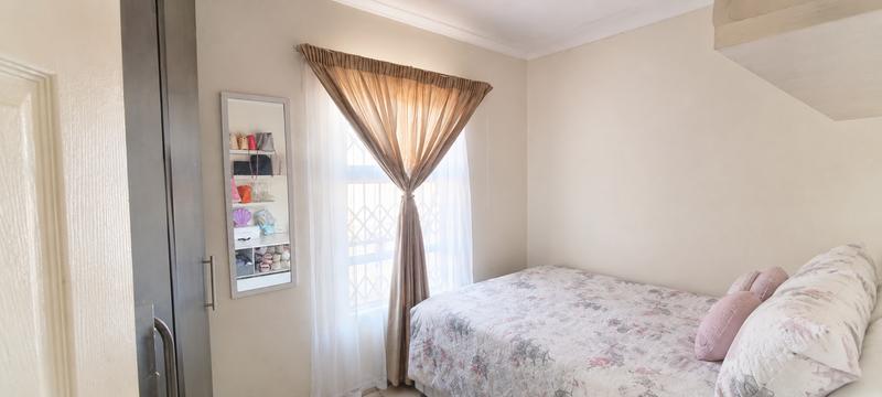 2 Bedroom Property for Sale in The Reeds Gauteng