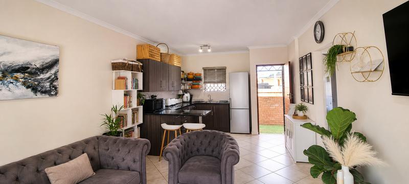 2 Bedroom Property for Sale in The Reeds Gauteng