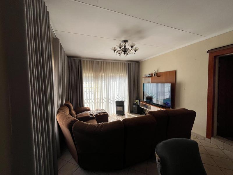 3 Bedroom Property for Sale in Thatchfield Gauteng