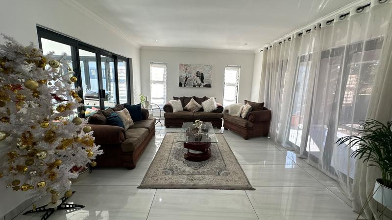 6 Bedroom Property for Sale in Blue Valley Golf Estate Gauteng