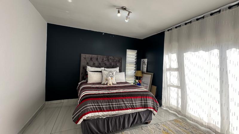 6 Bedroom Property for Sale in Blue Valley Golf Estate Gauteng