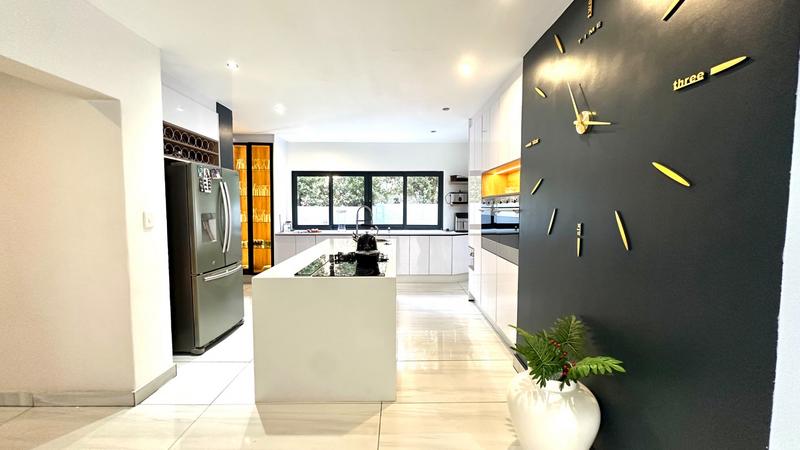 6 Bedroom Property for Sale in Blue Valley Golf Estate Gauteng