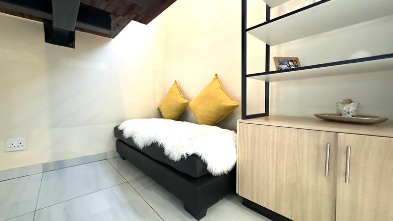 6 Bedroom Property for Sale in Blue Valley Golf Estate Gauteng