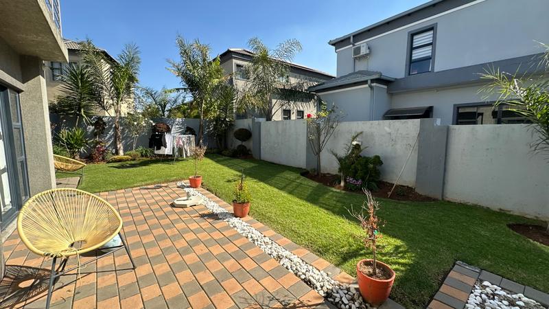 6 Bedroom Property for Sale in Blue Valley Golf Estate Gauteng