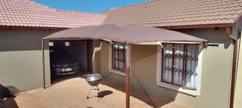 3 Bedroom Property for Sale in The Orchards Gauteng