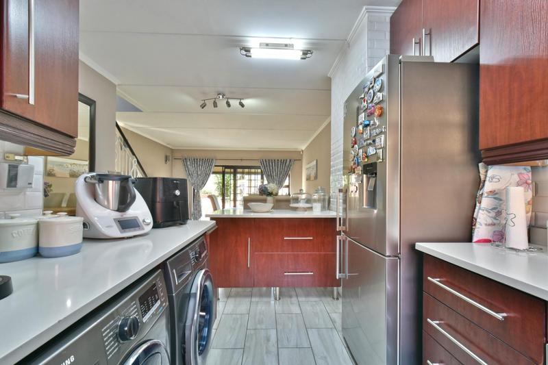 3 Bedroom Property for Sale in Glenvista Gauteng