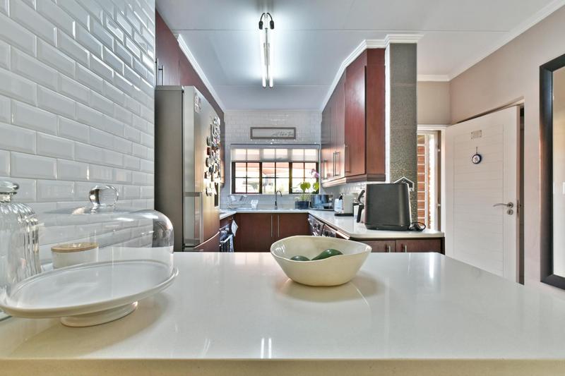 3 Bedroom Property for Sale in Glenvista Gauteng