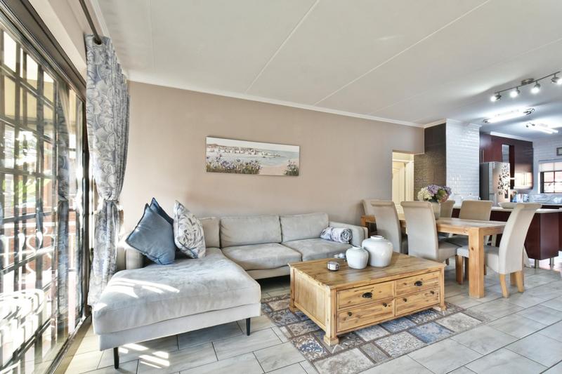3 Bedroom Property for Sale in Glenvista Gauteng