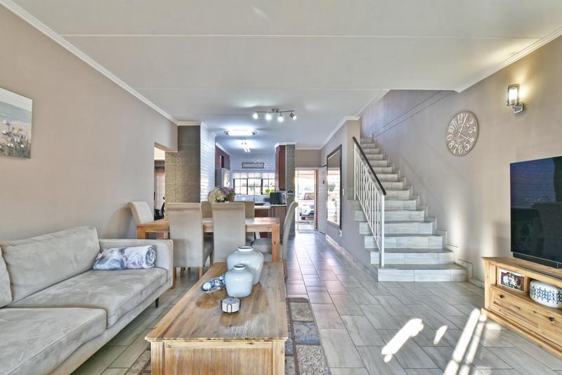 3 Bedroom Property for Sale in Glenvista Gauteng