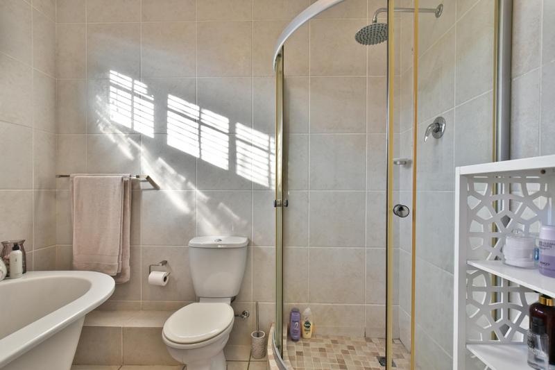 3 Bedroom Property for Sale in Glenvista Gauteng