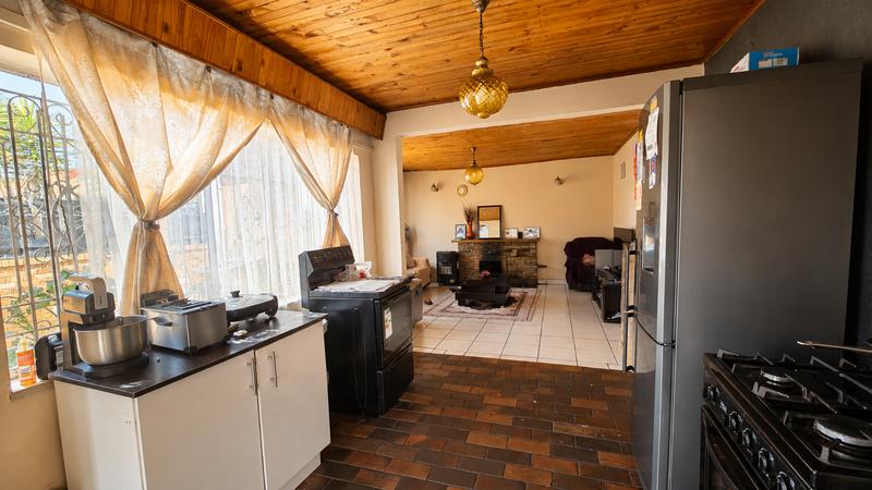 5 Bedroom Property for Sale in Regents Park Gauteng