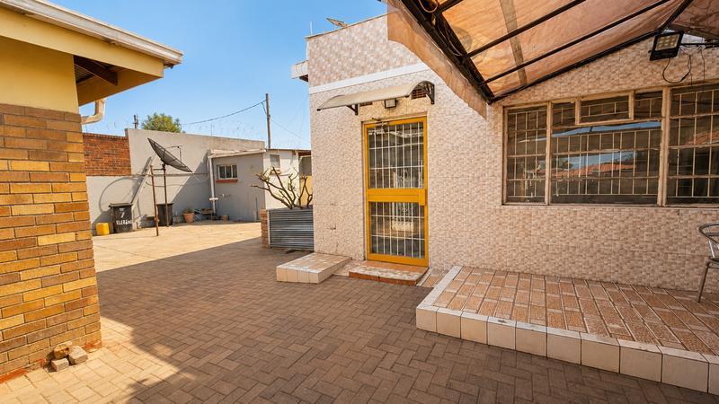 5 Bedroom Property for Sale in Regents Park Gauteng