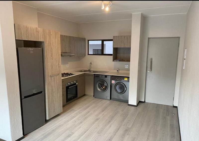 To Let 2 Bedroom Property for Rent in Broadacres Gauteng