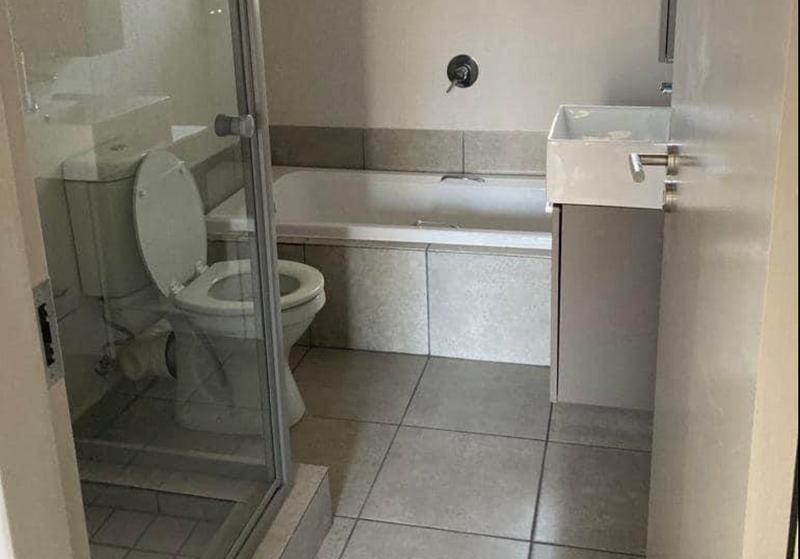 To Let 2 Bedroom Property for Rent in Broadacres Gauteng