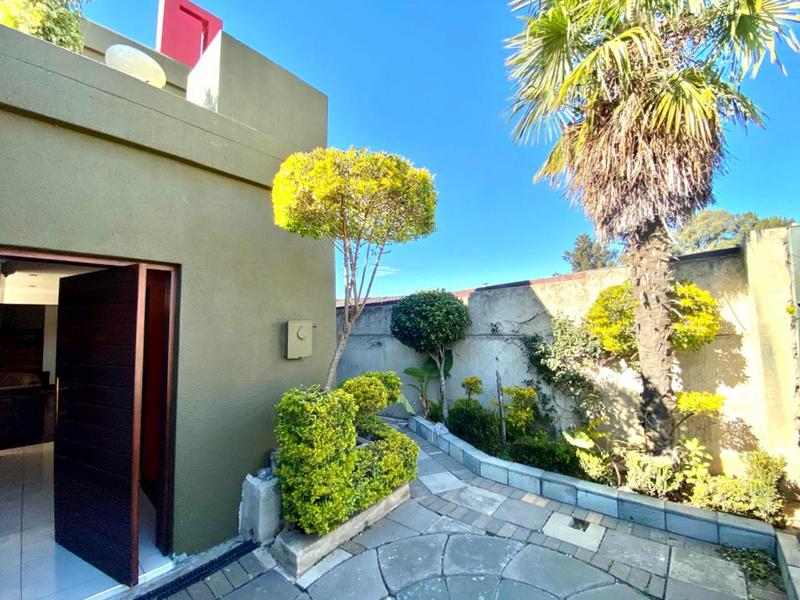 3 Bedroom Property for Sale in Molapo Gauteng