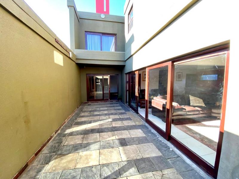 3 Bedroom Property for Sale in Molapo Gauteng