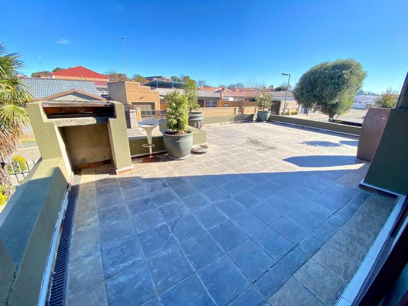 3 Bedroom Property for Sale in Molapo Gauteng