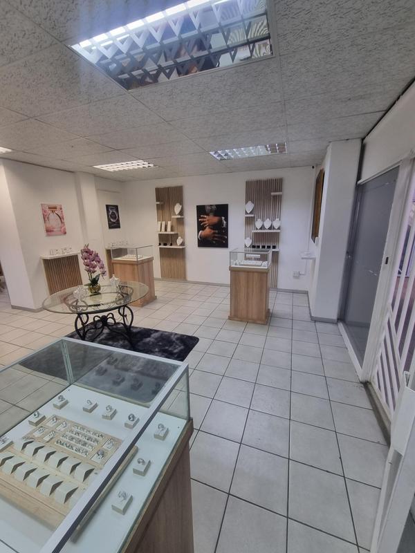 To Let Commercial Property for Rent in Bedfordview Gauteng