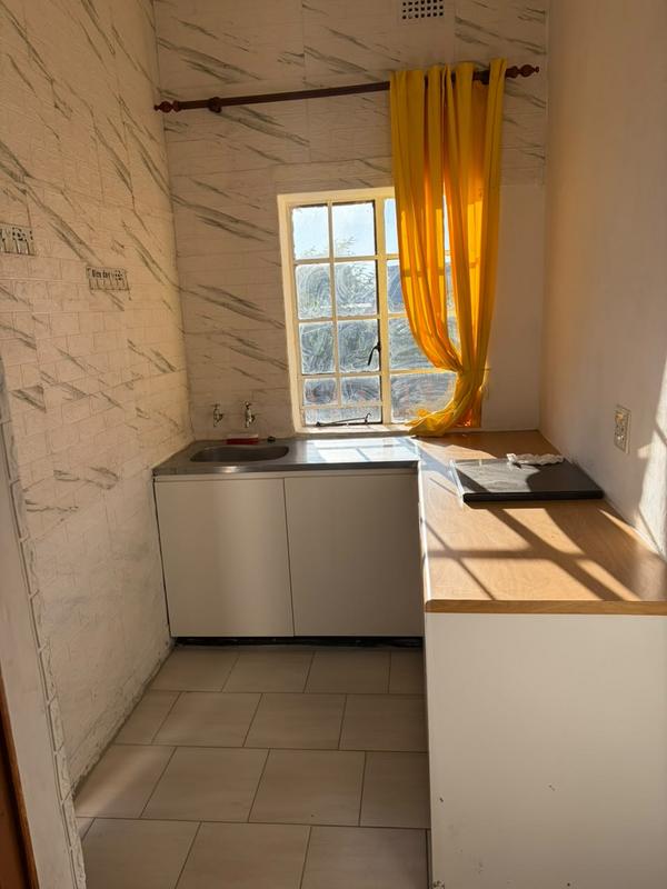 To Let 1 Bedroom Property for Rent in Bezuidenhout Valley Gauteng