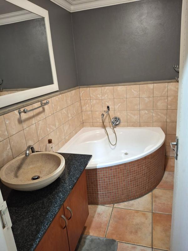 To Let 2 Bedroom Property for Rent in Nieuw Muckleneuk Gauteng
