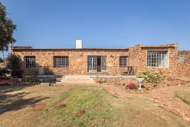 4 Bedroom Property for Sale in Hekpoort Gauteng