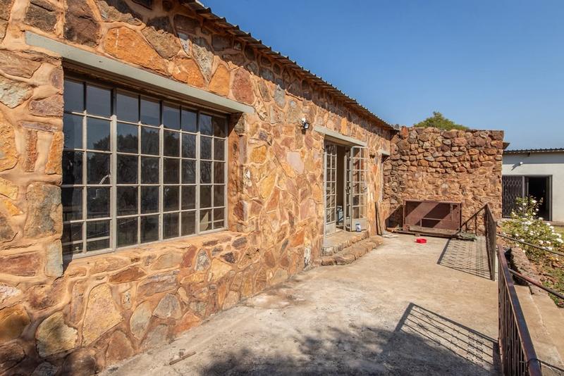4 Bedroom Property for Sale in Hekpoort Gauteng