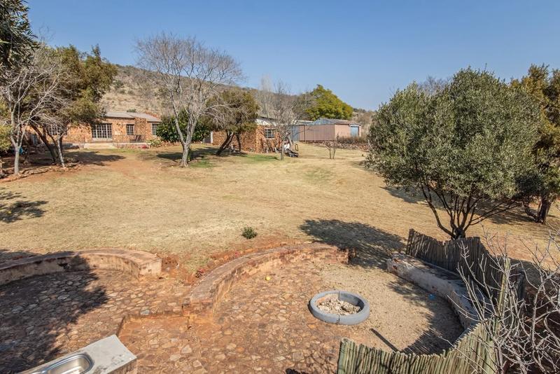 4 Bedroom Property for Sale in Hekpoort Gauteng
