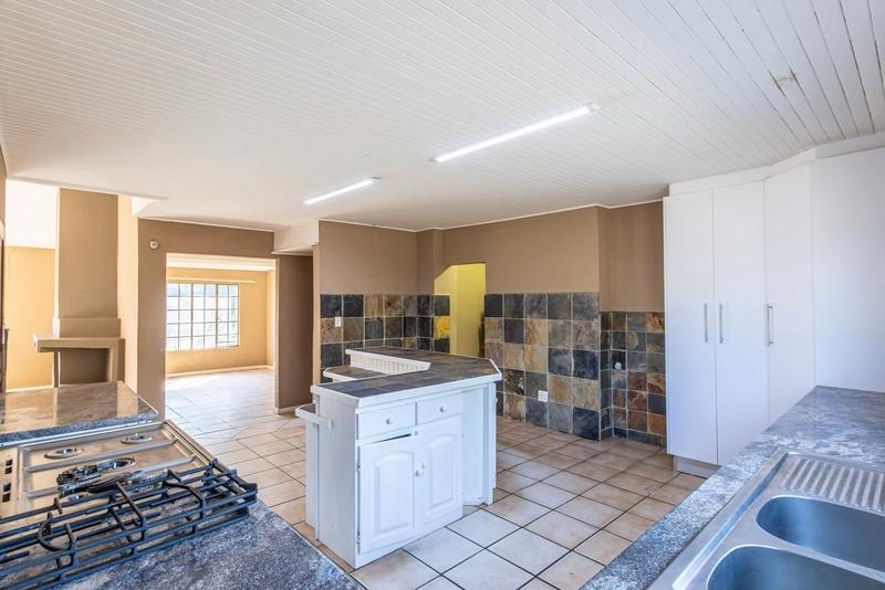 4 Bedroom Property for Sale in Hekpoort Gauteng