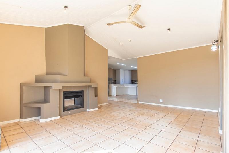 4 Bedroom Property for Sale in Hekpoort Gauteng