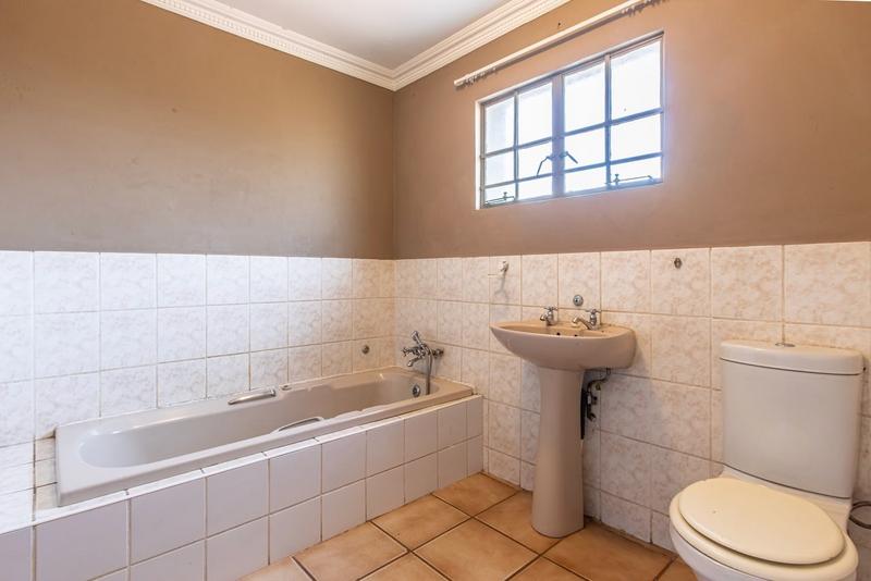 4 Bedroom Property for Sale in Hekpoort Gauteng