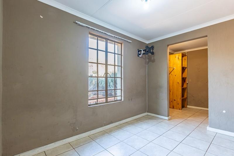 4 Bedroom Property for Sale in Hekpoort Gauteng