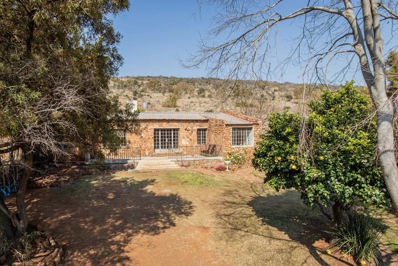 4 Bedroom Property for Sale in Hekpoort Gauteng
