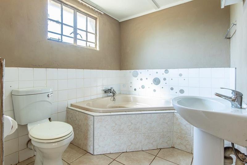 4 Bedroom Property for Sale in Hekpoort Gauteng