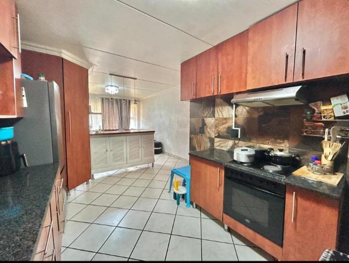 2 Bedroom Property for Sale in Eveleigh Gauteng