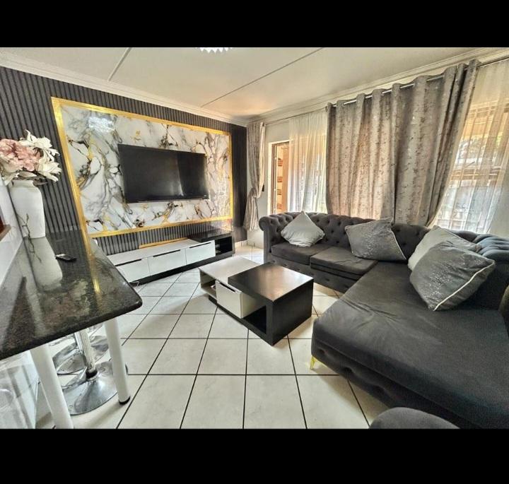 2 Bedroom Property for Sale in Eveleigh Gauteng