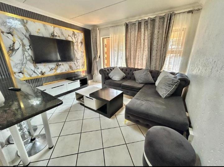 2 Bedroom Property for Sale in Eveleigh Gauteng