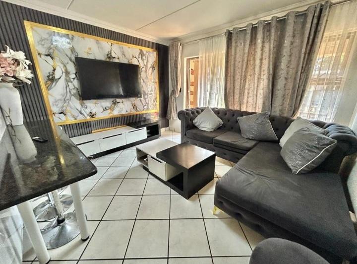 2 Bedroom Property for Sale in Eveleigh Gauteng