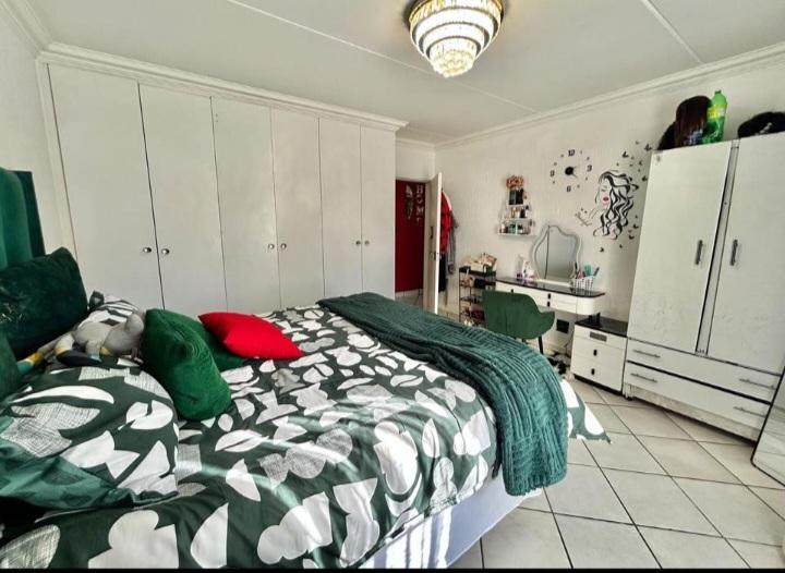 2 Bedroom Property for Sale in Eveleigh Gauteng