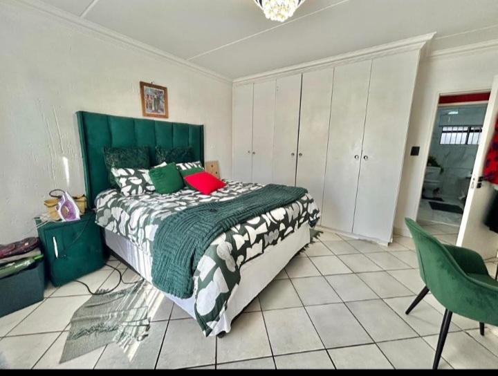2 Bedroom Property for Sale in Eveleigh Gauteng